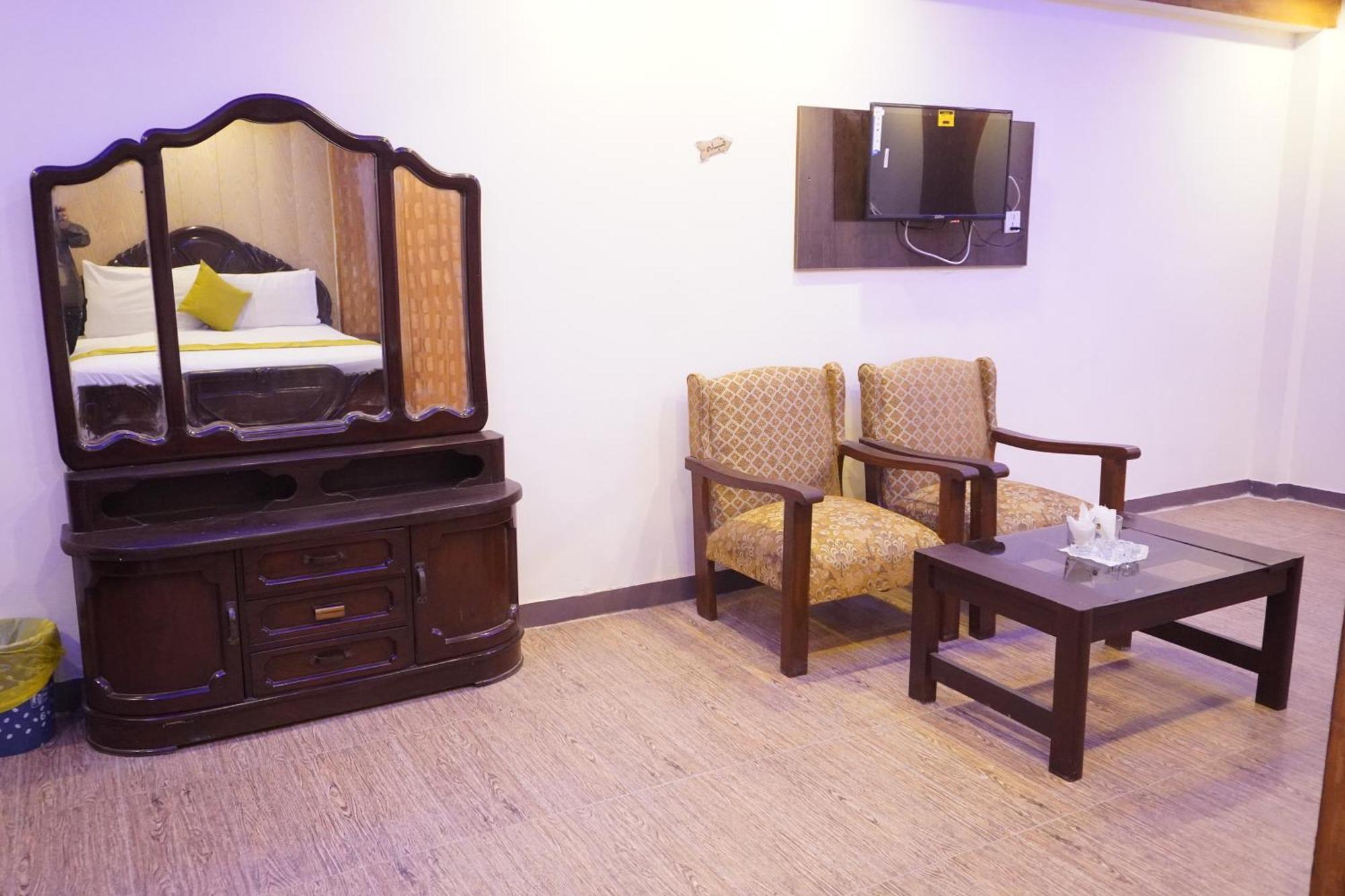 National Hotel Lahore Exterior photo
