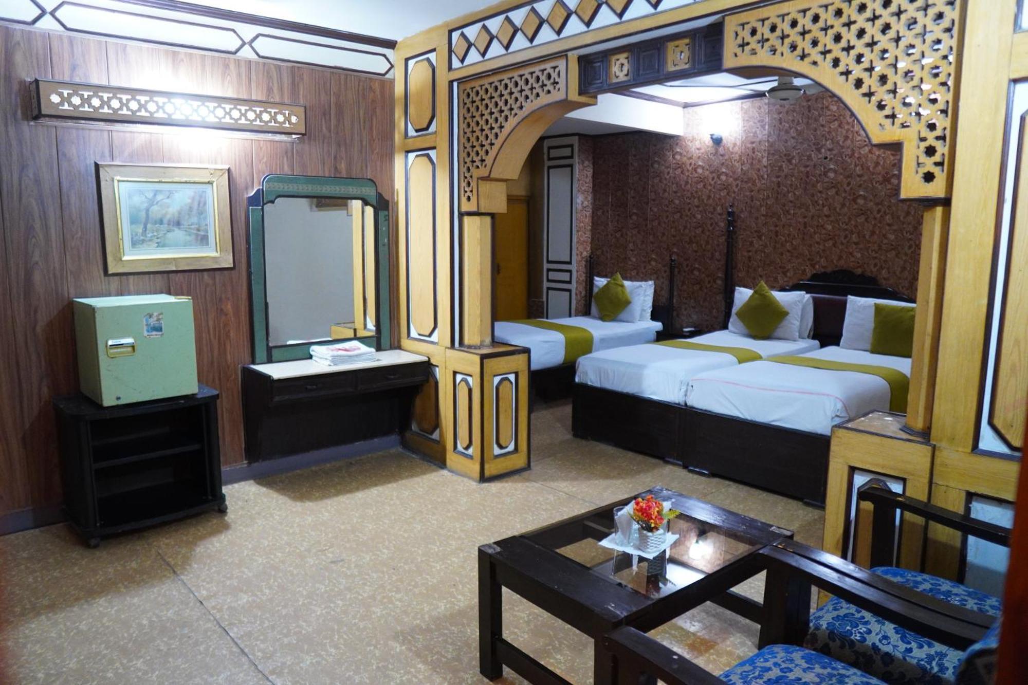 National Hotel Lahore Exterior photo